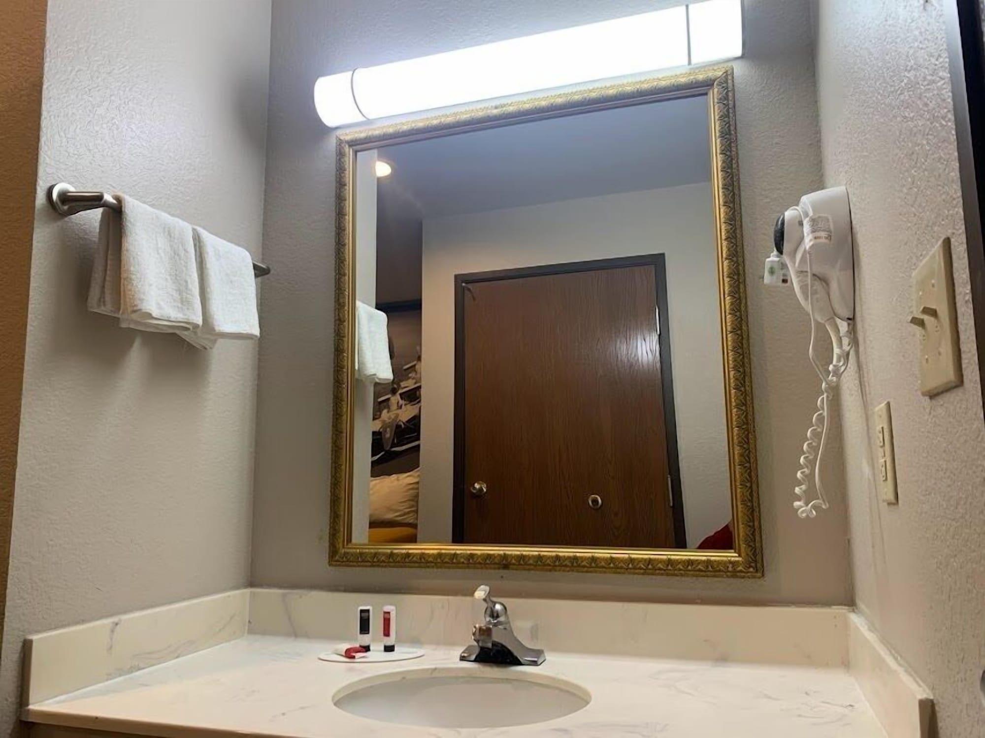 Super 8 By Wyndham Frankfort In Εξωτερικό φωτογραφία